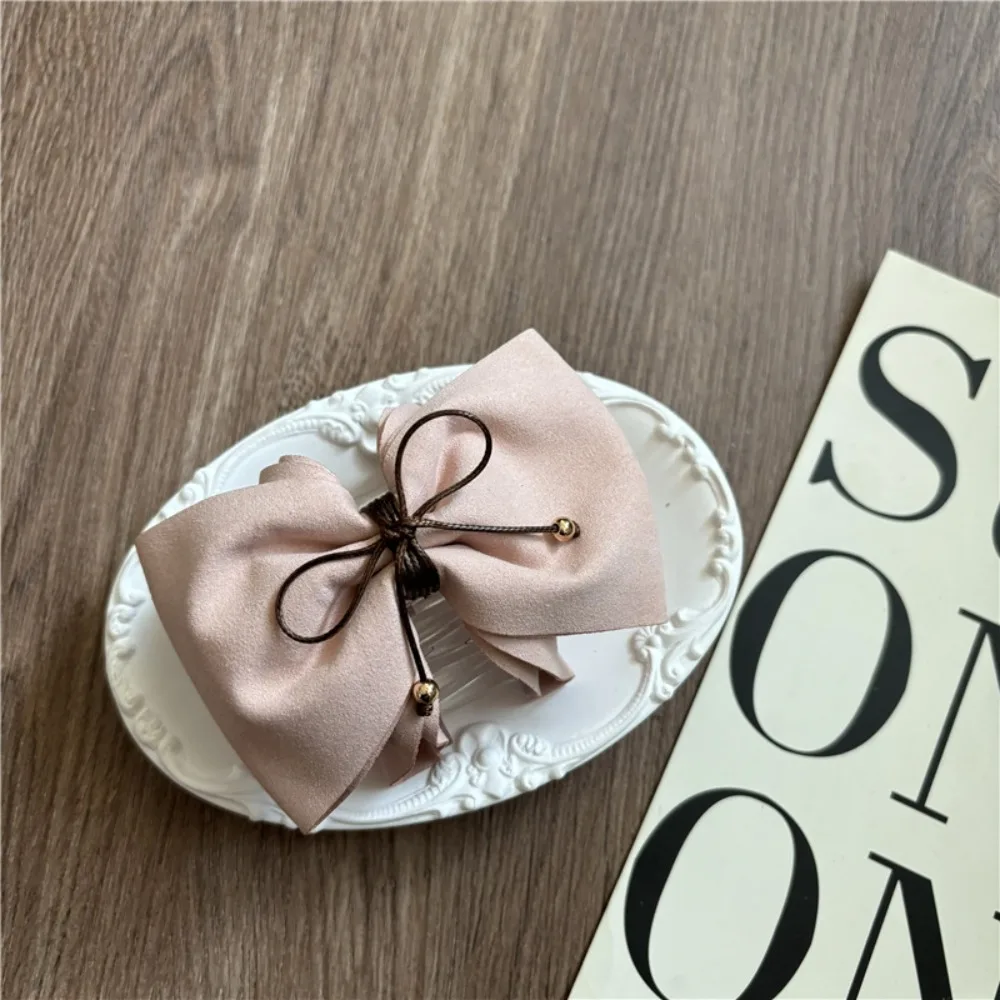 Vintage Suede Bow Crab Clip Elegant Jewelry Chamois Hair Claw Retro Non-slip Bowknot Tassels Hair Clip Hair Styling Accessory
Vintage Suede Bow Crab Clip Elegant Jewelry Chamois Hair Claw Retro Non-slip Bowknot Tassels Hair Clip Hair Styling Accessory