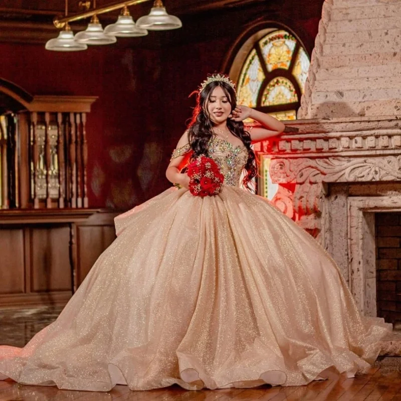 Customized champagne color Quinceanera Dresses Off the Shoulder crystal applique Tull Long tail Big Bow Vestido 15 Quinceanera
Customized champagne color Quinceanera Dresses Off the Shoulder crystal applique Tull Long tail Big Bow Vestido 15 Quinceanera