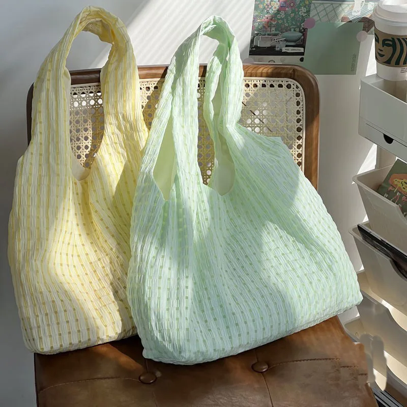Large Capacity Shoulder Bags for Women Handbags Soft Polyester Travel big totes Summer ladies Hand Bag female Shopping bags
Large Capacity Shoulder Bags for Women Handbags Soft Polyester Travel big totes Summer ladies Hand Bag female Shopping bags