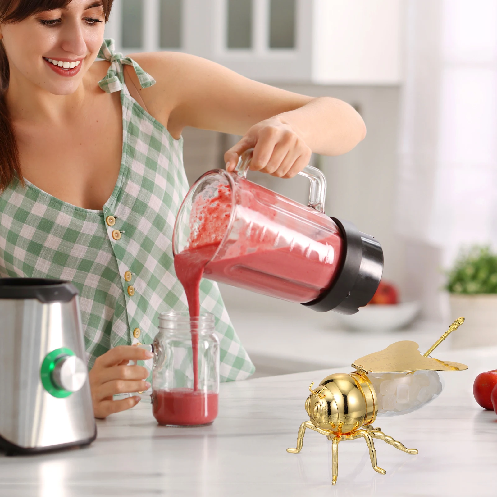 Sugar Cup Salt Shaker Party Condiment Containers with Lids Jar Enamel Honey Bee Food Decorate
Sugar Cup Salt Shaker Party Condiment Containers with Lids Jar Enamel Honey Bee Food Decorate