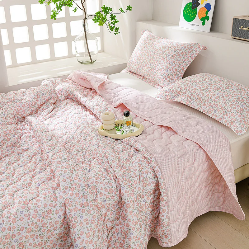 SRETNO French Floral Print Summer Cool Quilt Skin-friendly and Breathable Washable Comforter Air Conditioning Quilt 200x230cm
SRETNO French Floral Print Summer Cool Quilt Skin-friendly and Breathable Washable Comforter Air Conditioning Quilt 200x230cm