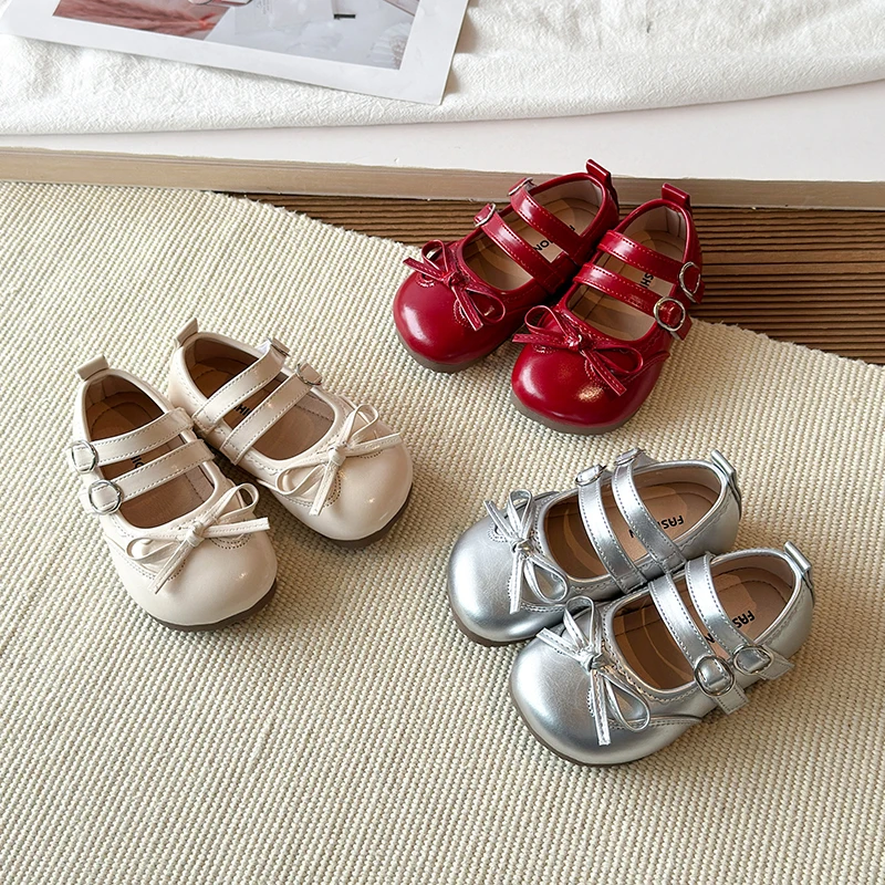 Girls' Korean Style Mary Jane Shoes with Bow Detail Soft Sole Children's Leather Shoes Daily Wear Fashionable And Simple Design
Girls' Korean Style Mary Jane Shoes with Bow Detail Soft Sole Children's Leather Shoes Daily Wear Fashionable And Simple Design