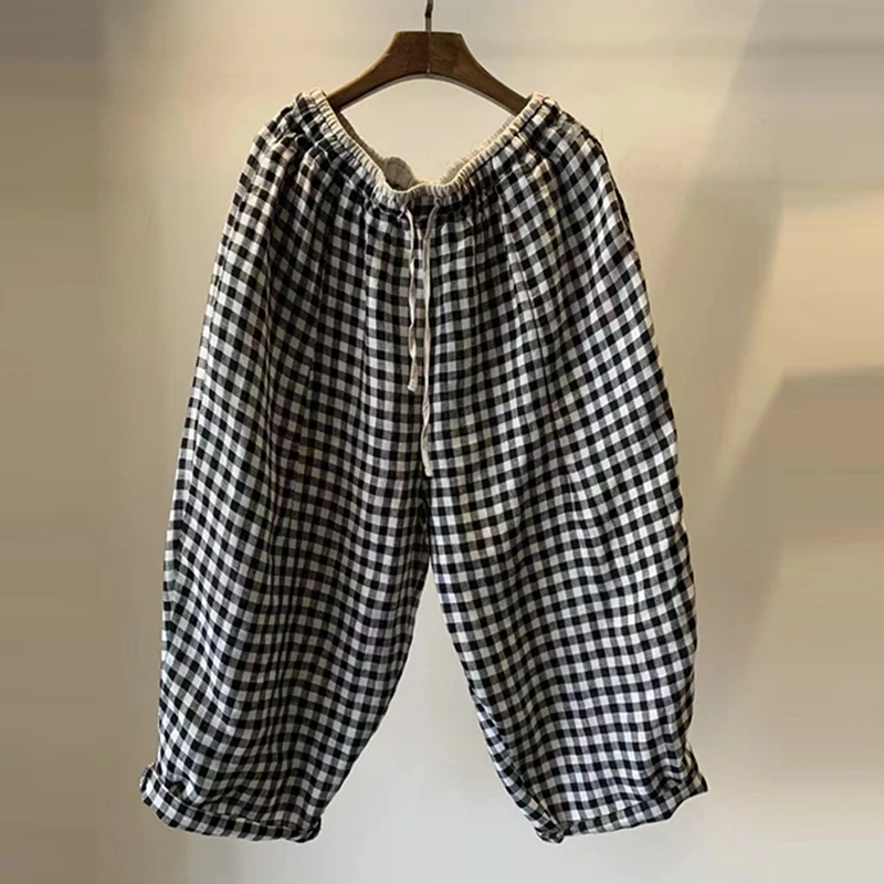 Весенне-летний стиль, женские свободные брюки до щиколотки с эластичной резинкой на талии, универсальные повседневные хлопковые льняные клетчатые шаровары высокого качества
Весенне-летний стиль, женские свободные брюки до щиколотки с эластичной резинкой на талии, универсальные повседневные хлопковые льняные клетчатые шаровары высокого качества