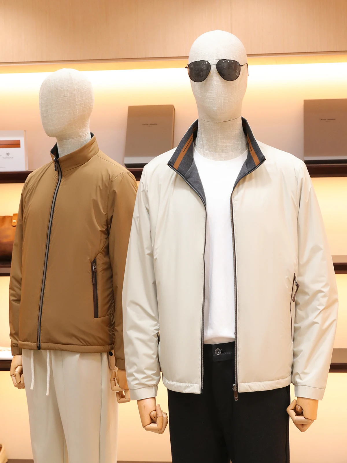 Итальянская роскошная мужская легкая куртка с воротником-стойкой из хлопка, двусторонняя, осенне-зимняя, новинка от Доктора Хуана
Итальянская роскошная мужская легкая куртка с воротником-стойкой из хлопка, двусторонняя, осенне-зимняя, новинка от Доктора Хуана