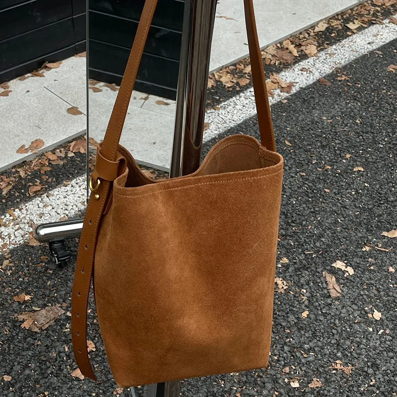 Women Suede Bag Female Frosted Cowhide Split Leather Bucket Shoulder Bag Lady Crossbody Messenger purses and handbags
Women Suede Bag Female Frosted Cowhide Split Leather Bucket Shoulder Bag Lady Crossbody Messenger purses and handbags