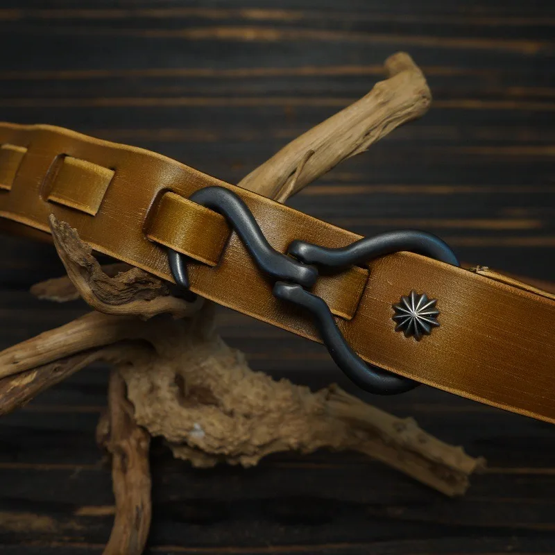 Cavalry Belt Black Hook Buckle Genuine Leather Belts Personalized Design Pure Leather Head Layer Men's Vegetable Tanning Belt
Cavalry Belt Black Hook Buckle Genuine Leather Belts Personalized Design Pure Leather Head Layer Men's Vegetable Tanning Belt