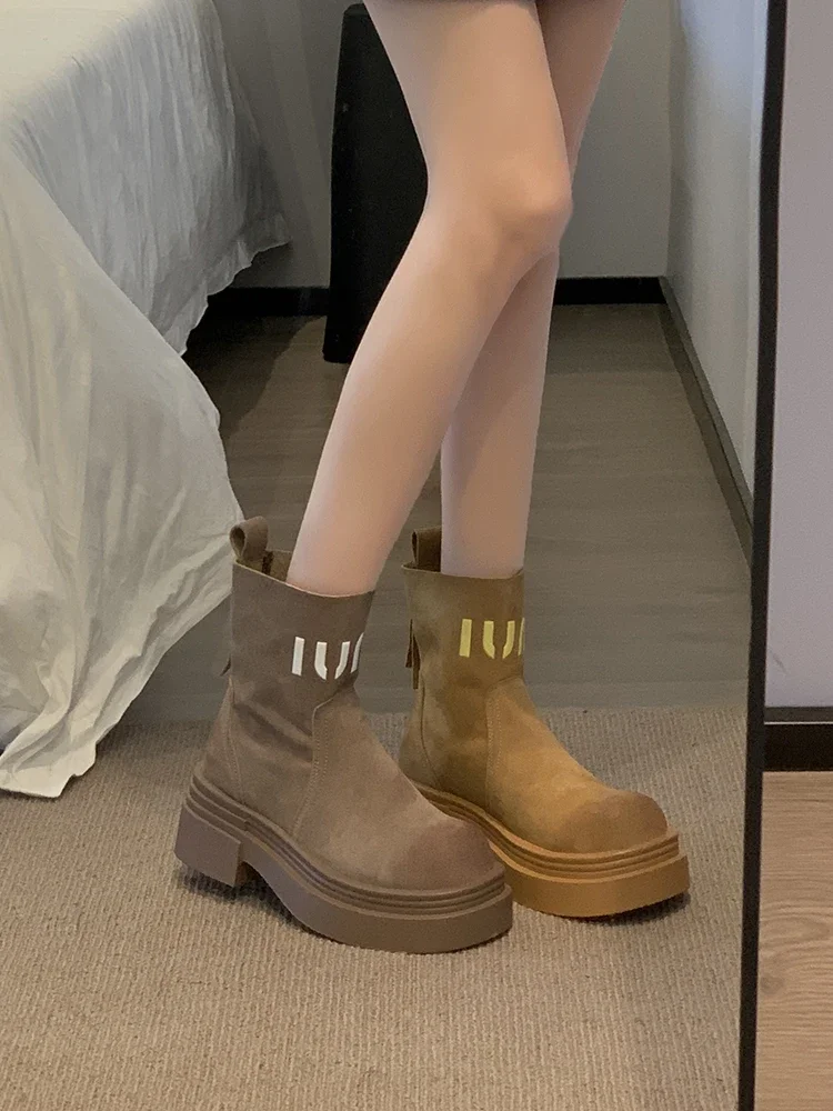 Short Boots Women's 2024 Autumn and Winter New Retro Fashion Zipper Anti Slip Thick Bottom Motorcycle Boots
Short Boots Women's 2024 Autumn and Winter New Retro Fashion Zipper Anti Slip Thick Bottom Motorcycle Boots
