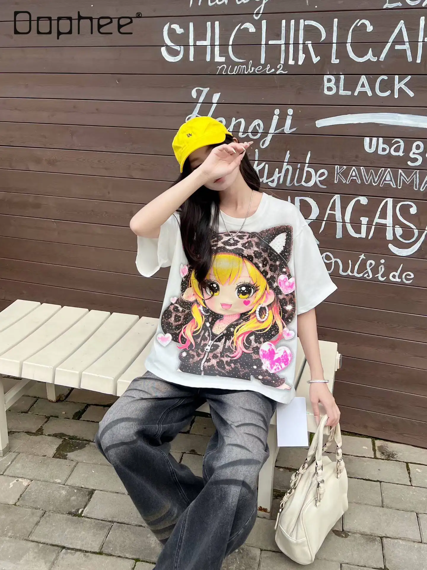 European Goods Hot Diamond T-shirt Women's Age Reduction Cartoon Letter Girl Crew Neck Loose Short-sleeved Top Summer
European Goods Hot Diamond T-shirt Women's Age Reduction Cartoon Letter Girl Crew Neck Loose Short-sleeved Top Summer