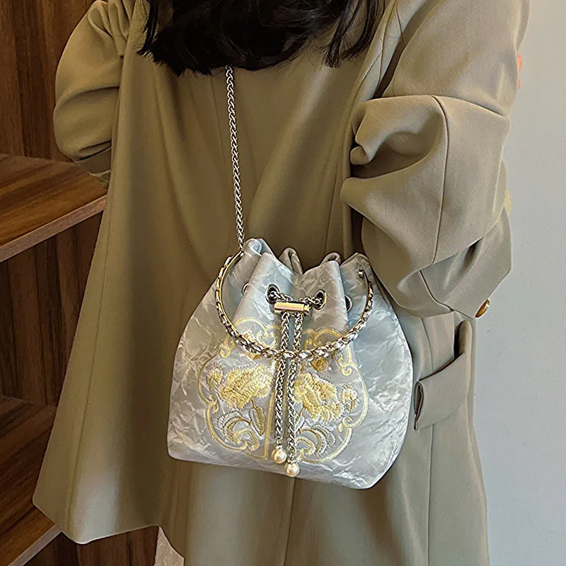 New Fashionable Embroidered Bucket Bag Women's Crossbody Bag Soft PU Leather Casual Shoulder Bag Chinese Style Summer Handbag
New Fashionable Embroidered Bucket Bag Women's Crossbody Bag Soft PU Leather Casual Shoulder Bag Chinese Style Summer Handbag