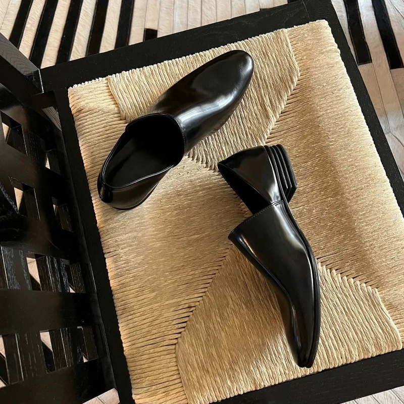 New Design Women Casual Leather Shoes Black Cowhide Mules Pointed Toe Slip on Low Heel Daily Office Flat Shoes
New Design Women Casual Leather Shoes Black Cowhide Mules Pointed Toe Slip on Low Heel Daily Office Flat Shoes