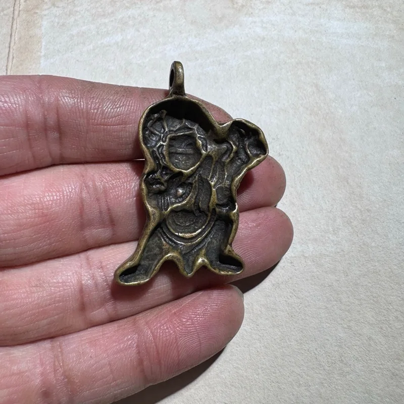 Antique Brass Hand Rubbed Buddha Model Tibetan Style Buddha Pendant Hanging Ornament
Antique Brass Hand Rubbed Buddha Model Tibetan Style Buddha Pendant Hanging Ornament