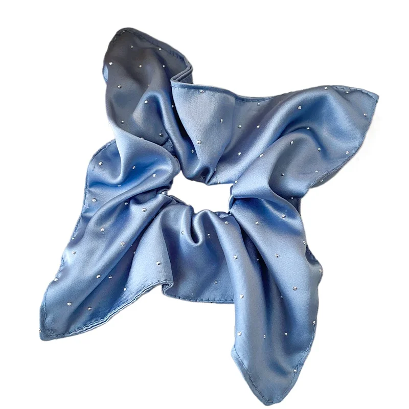 Satin square towel, large intestine hair band, high-end hair rope, hair tie, rubber band, low ponytail headband.
Satin square towel, large intestine hair band, high-end hair rope, hair tie, rubber band, low ponytail headband.