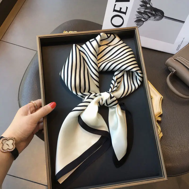 2025 Silk Scarf Headscarf Wave Point Retro Luxury Fashion Versatile Simulated Silk Women's Small Scarf Retro Scarf
2025 Silk Scarf Headscarf Wave Point Retro Luxury Fashion Versatile Simulated Silk Women's Small Scarf Retro Scarf