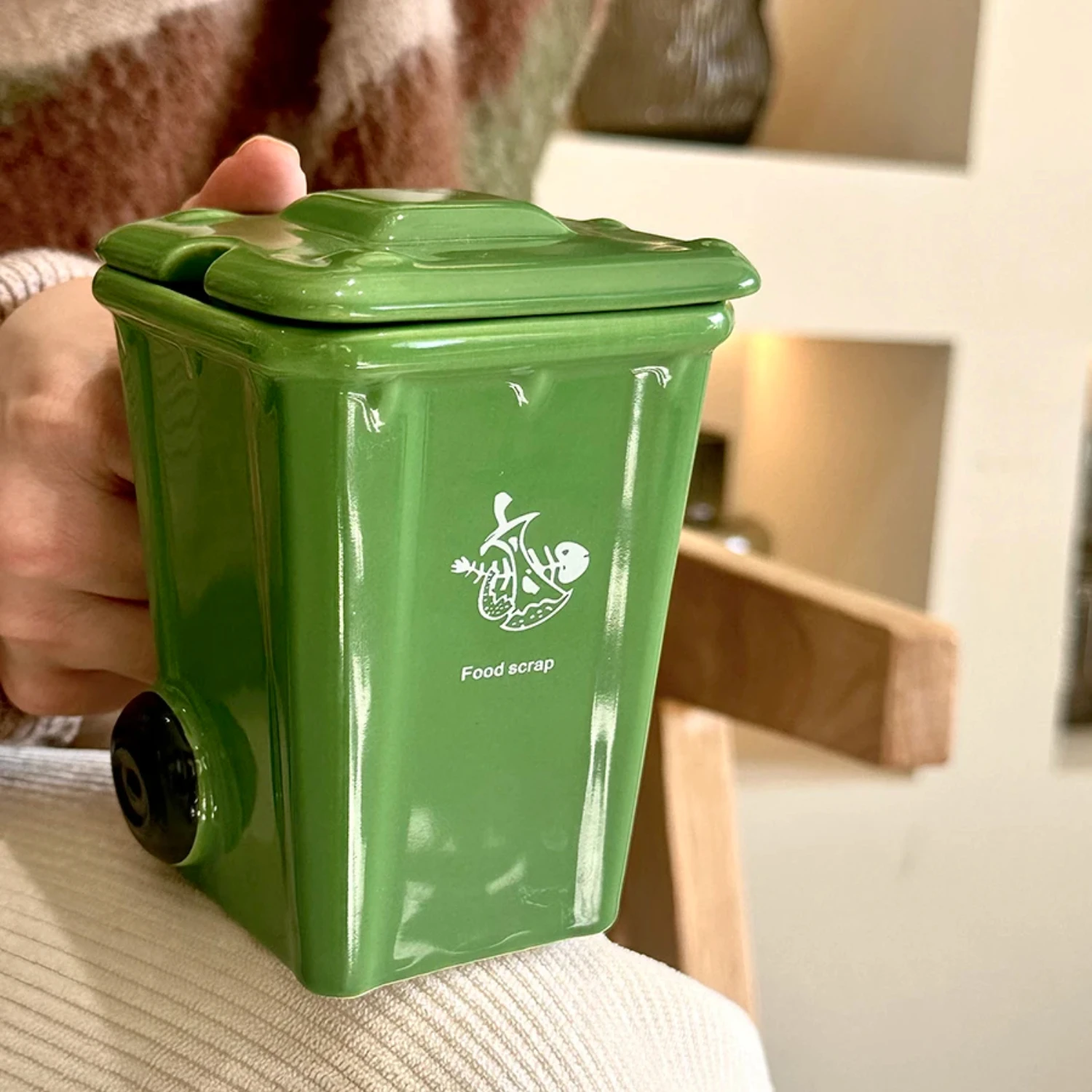 Mug Funny Trash Can Cup 400ml Coffee Mug Global Collection Ceramic Milk Cup with Lid And Spoon Tabletop Decor
Mug Funny Trash Can Cup 400ml Coffee Mug Global Collection Ceramic Milk Cup with Lid And Spoon Tabletop Decor