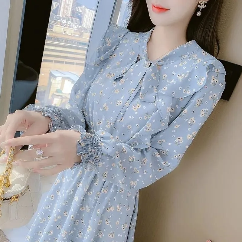 2025 French Elegant Chic Omen's Spring Autumn and Winter New Bow Tie Casual Korean Style Waist-closing Mid-length Floral Dress
2025 French Elegant Chic Omen's Spring Autumn and Winter New Bow Tie Casual Korean Style Waist-closing Mid-length Floral Dress