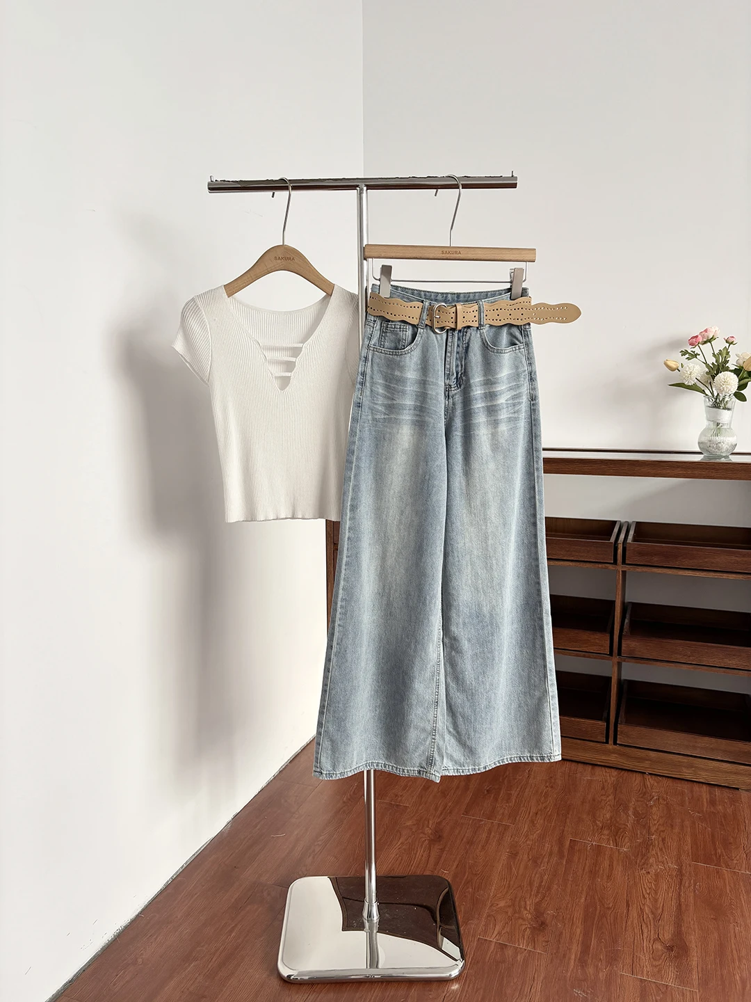 High Waist Wide Leg Blue Jeans Women's Summer Loose Slimming Versatile Retro Straight Floor-Length Pants Denim Skinnies
High Waist Wide Leg Blue Jeans Women's Summer Loose Slimming Versatile Retro Straight Floor-Length Pants Denim Skinnies