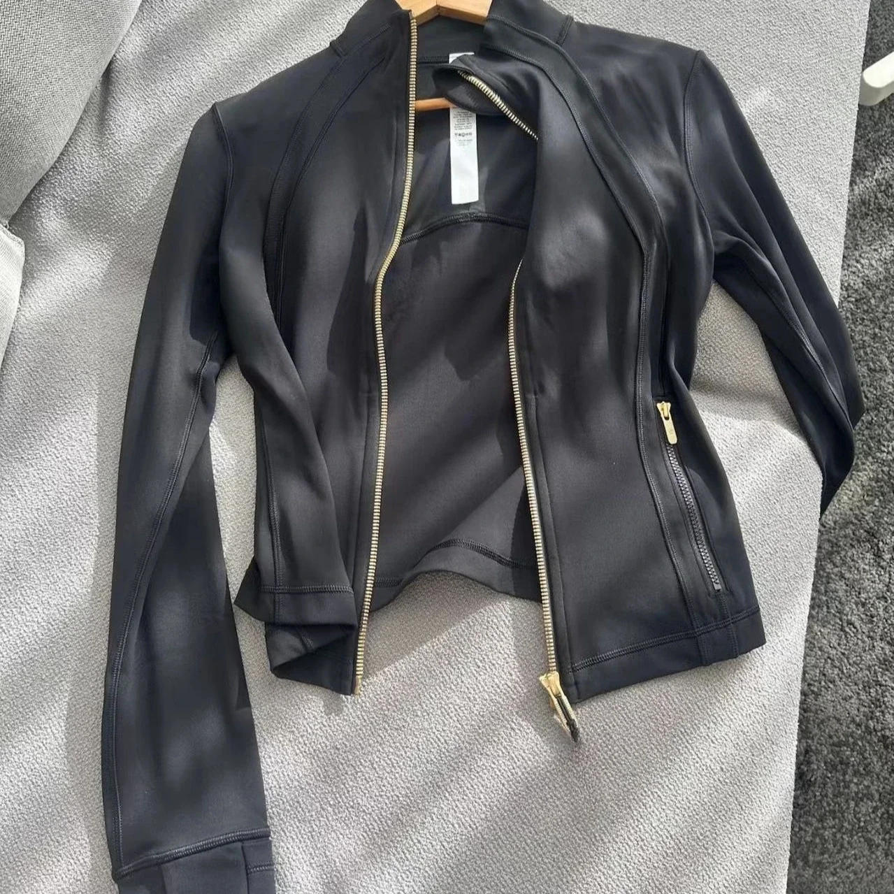 Lemon Women Spring/Summer Lightweight Breathable High Elastic Tight Fit Suitable for Outdoor Fitness Stand Neck Defines Jacket
Lemon Women Spring/Summer Lightweight Breathable High Elastic Tight Fit Suitable for Outdoor Fitness Stand Neck Defines Jacket