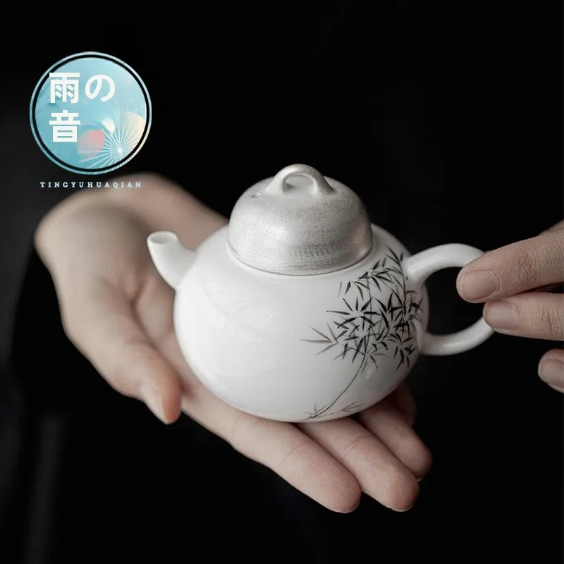 Hand-Painted Bamboo Cerc Tea Pot with Filter for Home Use Small Silver-Lined Gongfu Tea Set Non-Heatable Kitchenware
Hand-Painted Bamboo Cerc Tea Pot with Filter for Home Use Small Silver-Lined Gongfu Tea Set Non-Heatable Kitchenware