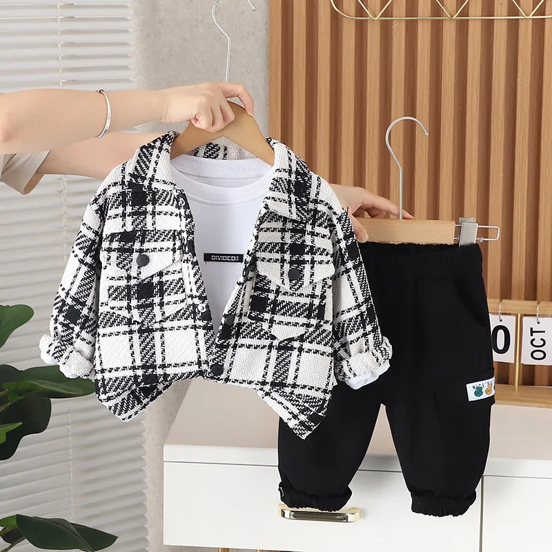 2024 New Personalized Baby Autumn Clothes Kids Boy Turn-down Collar Cardigan Coats + T-shirts + Pants Tracksuit Boys Outfit Set
2024 New Personalized Baby Autumn Clothes Kids Boy Turn-down Collar Cardigan Coats + T-shirts + Pants Tracksuit Boys Outfit Set