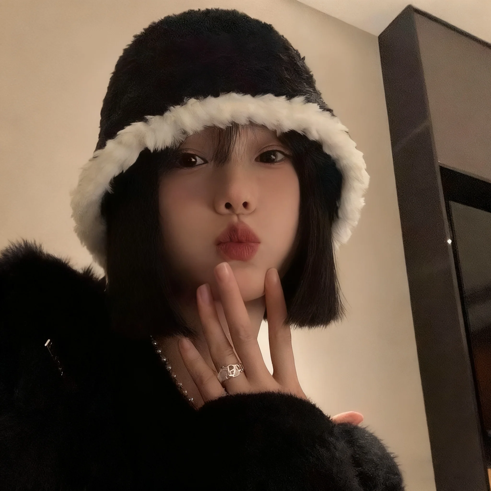 Зимняя панама больших размеров, женская шапка-ведро с белым кроличьим мехом, рыбацкая шапка, модная плюшевая шапка для похудения, большая окружность головы 2025, шапка
Зимняя панама больших размеров, женская шапка-ведро с белым кроличьим мехом, рыбацкая шапка, модная плюшевая шапка для похудения, большая окружность головы 2025, шапка