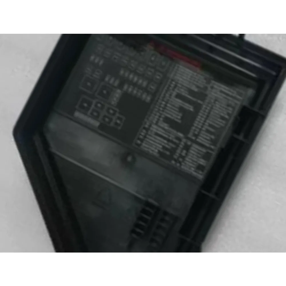 For BYD Song EV Front Cabin Distribution Song DM Fuse Box Fuse Cover Upper Car Top Protective Lid Accessories Replacement Parts
For BYD Song EV Front Cabin Distribution Song DM Fuse Box Fuse Cover Upper Car Top Protective Lid Accessories Replacement Parts