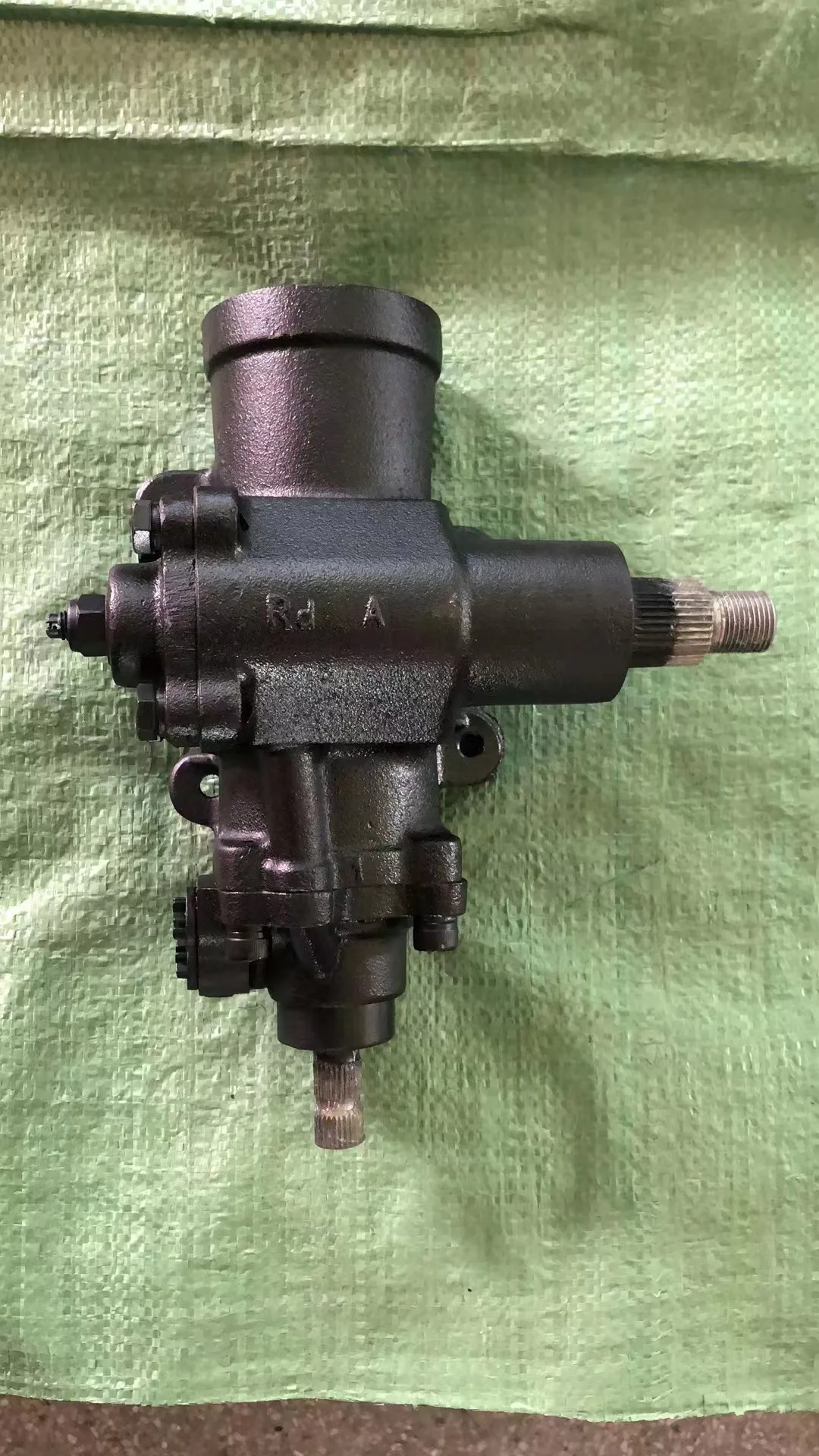 Power Steering rack gear for Jeep wrangler General Motors Saginaw 5691676 left hand drive
Power Steering rack gear for Jeep wrangler General Motors Saginaw 5691676 left hand drive