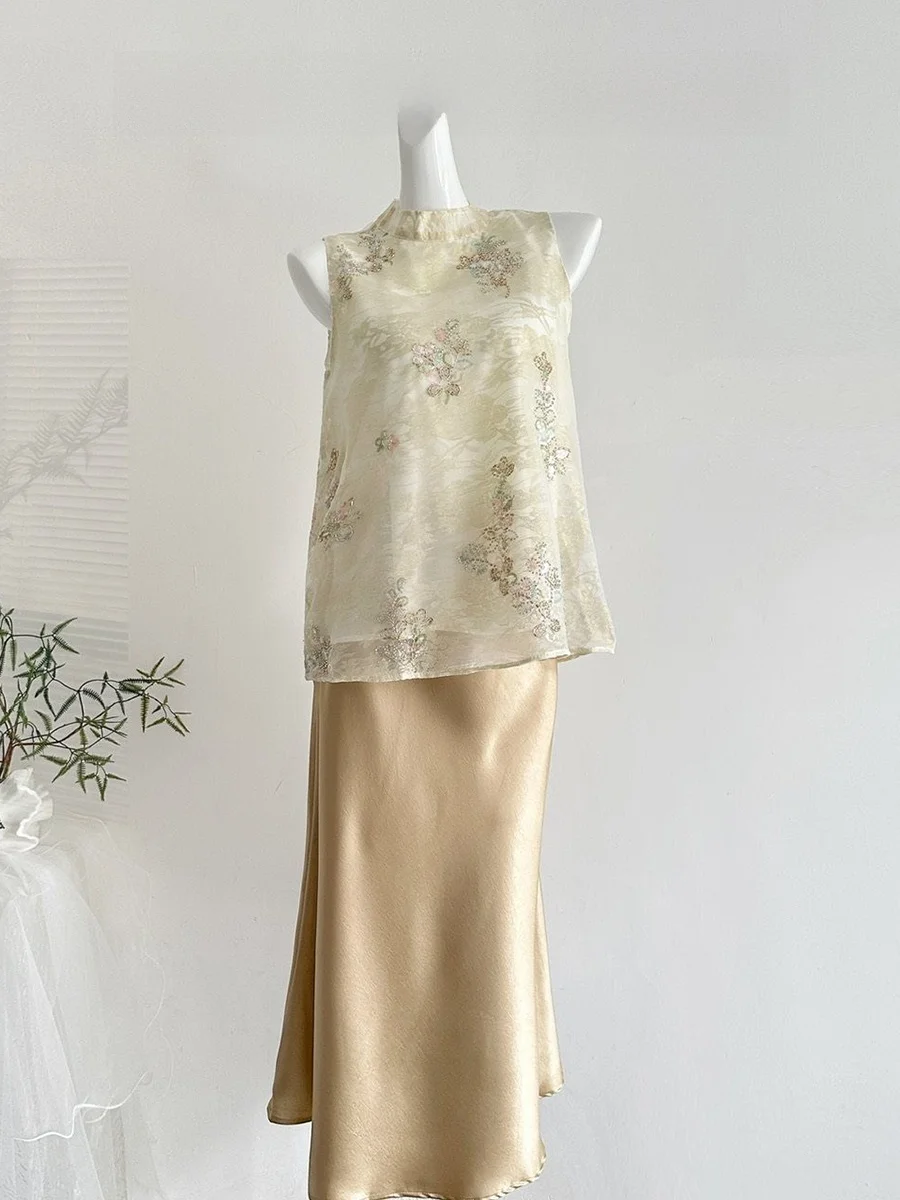 New Chinese Style Embroidered Blouse And Satin Fish Tail Half Skirt Set Women's Spring Summer Fashion Elegant Ensemble
New Chinese Style Embroidered Blouse And Satin Fish Tail Half Skirt Set Women's Spring Summer Fashion Elegant Ensemble