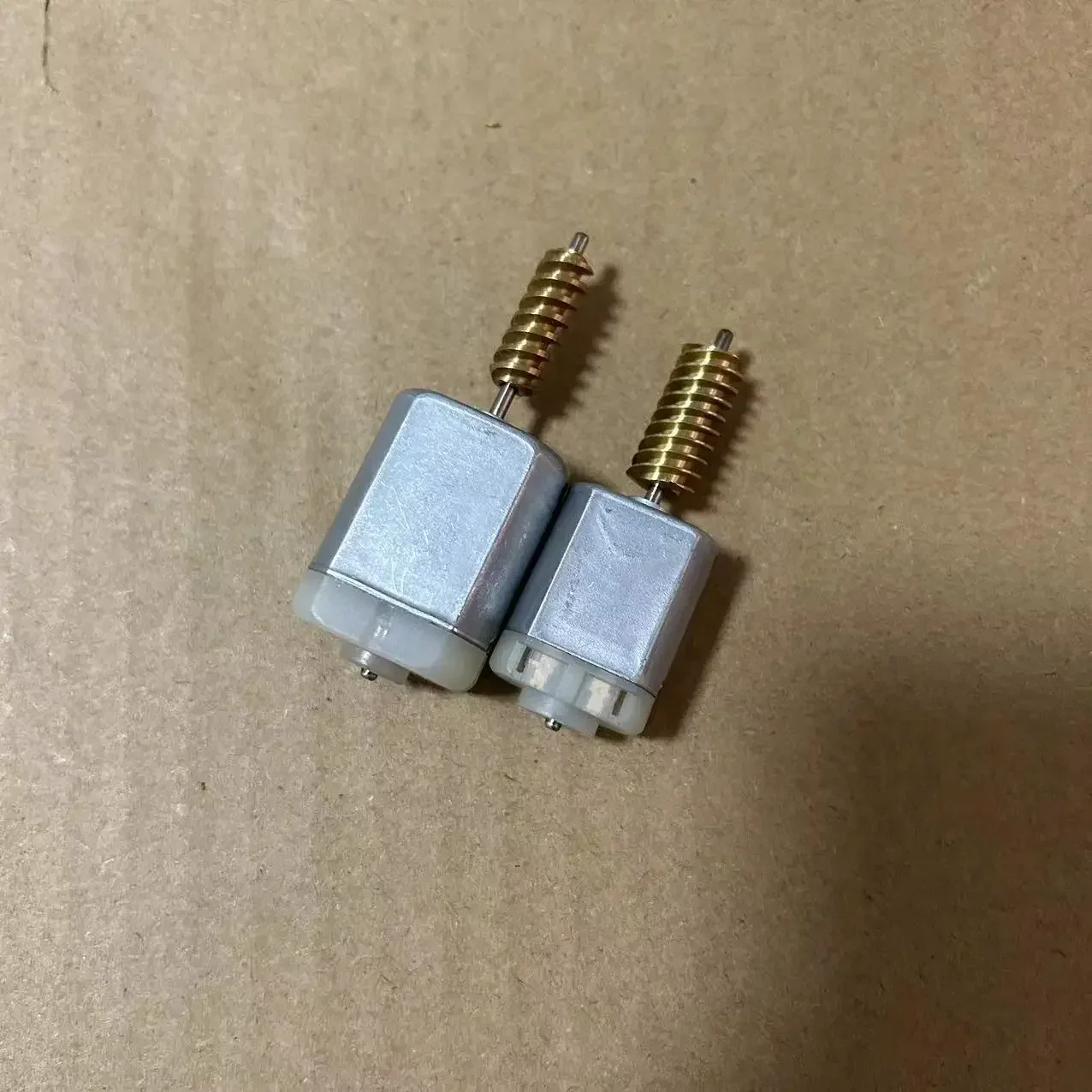 Central Door Lock Actuator Motor for BMW 1 3 5 series E60 E81 E87 E90 E91 316 318 320 323 325 330 335 Replacement Parts
Central Door Lock Actuator Motor for BMW 1 3 5 series E60 E81 E87 E90 E91 316 318 320 323 325 330 335 Replacement Parts