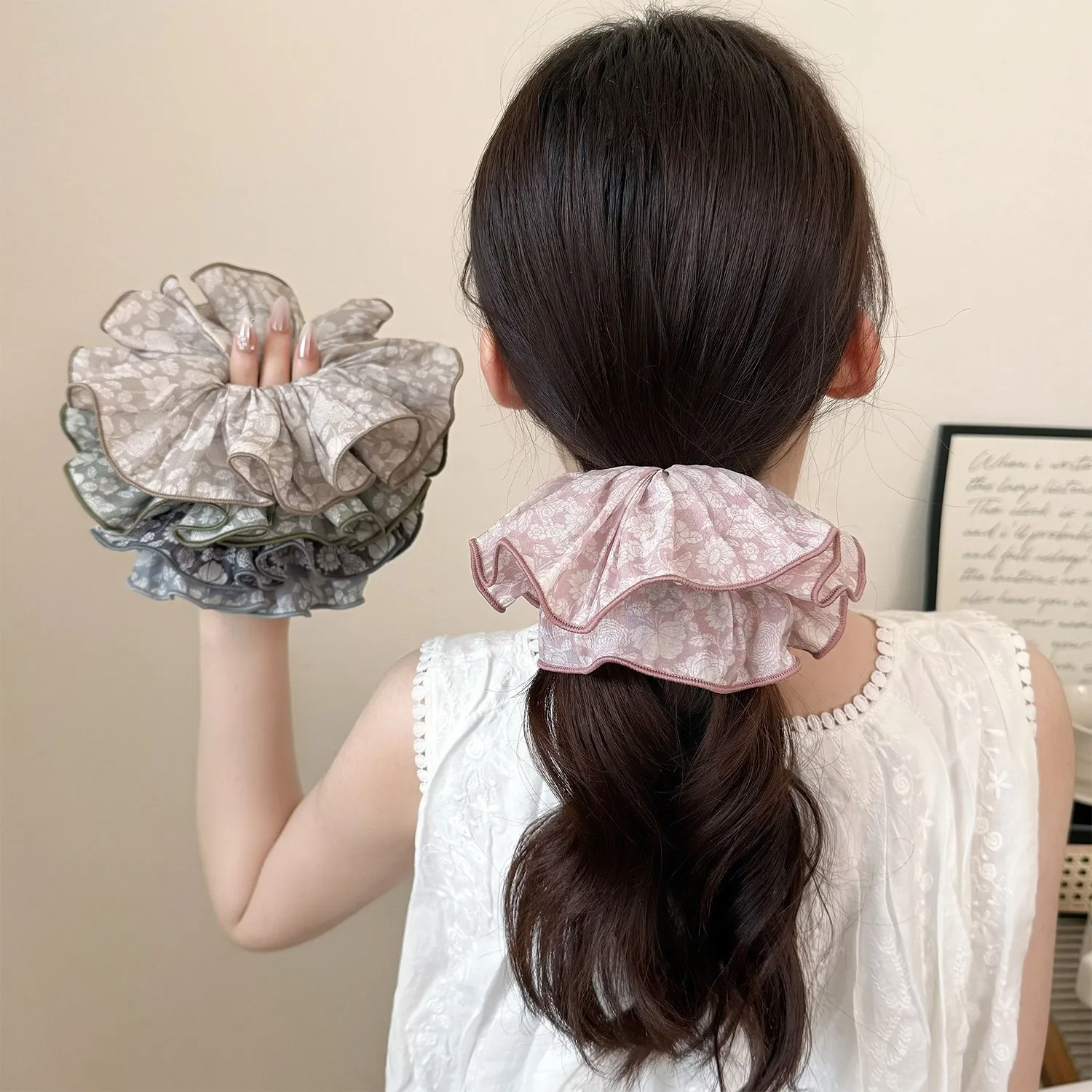Chiffon Floral Elastic Hair Tie Women Elegant Large Scrunchies Pleated Hair Band Girls Hair Ropes Ponytail Hair Accessories
Chiffon Floral Elastic Hair Tie Women Elegant Large Scrunchies Pleated Hair Band Girls Hair Ropes Ponytail Hair Accessories