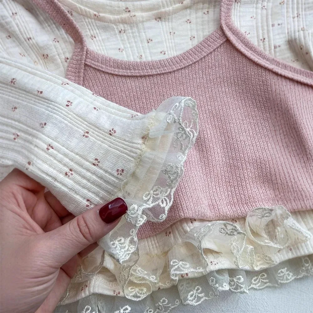 Spring and Autumn Girls' Clothing T-shirt Baby Western Style Children's Sweet Floral Lace Edge Tank Top Strap Set
Spring and Autumn Girls' Clothing T-shirt Baby Western Style Children's Sweet Floral Lace Edge Tank Top Strap Set