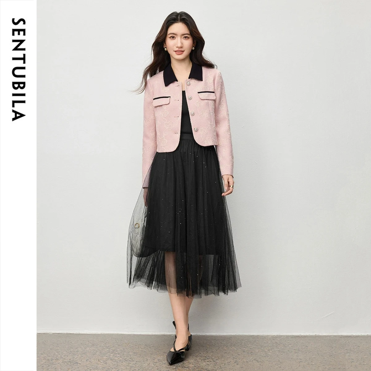 SENTUBILA Skirt Suit Women Contrasting Color Collar Coat & Double-Layer Mesh A-Line Skirt 2026 Autumn Matching Sets 153ZB3458
SENTUBILA Skirt Suit Women Contrasting Color Collar Coat & Double-Layer Mesh A-Line Skirt 2026 Autumn Matching Sets 153ZB3458