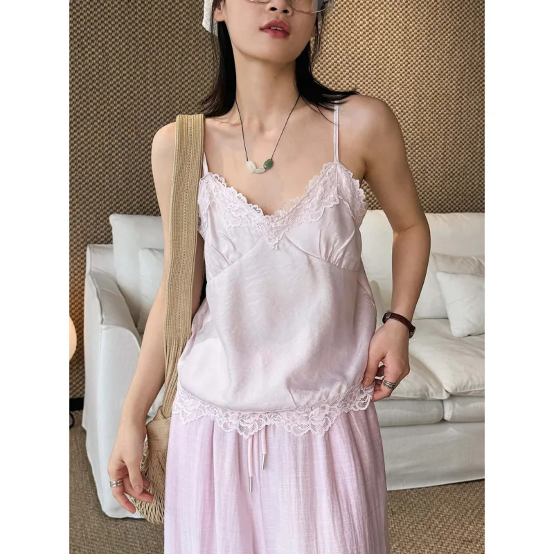 Summer V-neck Lace Camisole Women Loose Adjustable Strap Elegant Casual Tops
Summer V-neck Lace Camisole Women Loose Adjustable Strap Elegant Casual Tops