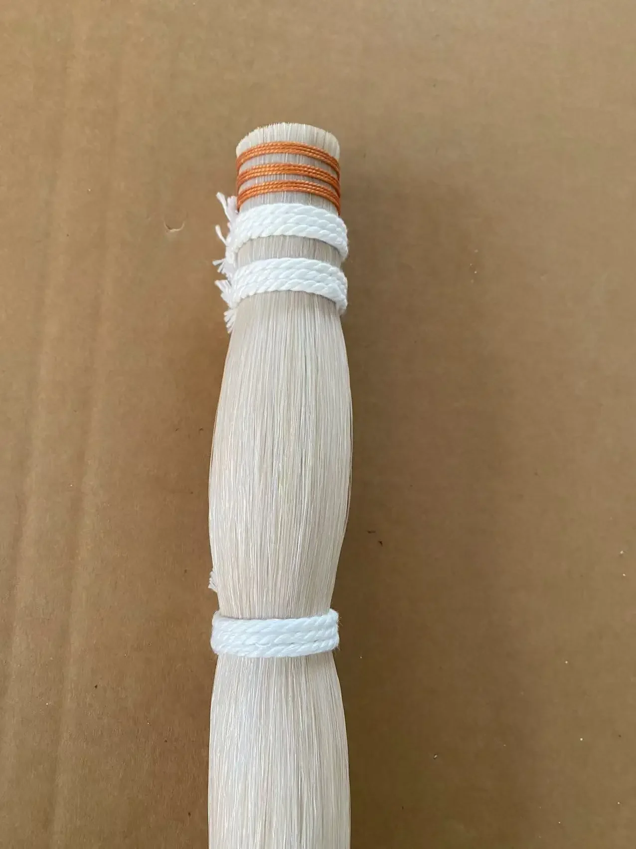 500 grams Top grade Stallion Siberian horsetail bowhair 31-32" for violin viola cello bows
500 grams Top grade Stallion Siberian horsetail bowhair 31-32" for violin viola cello bows