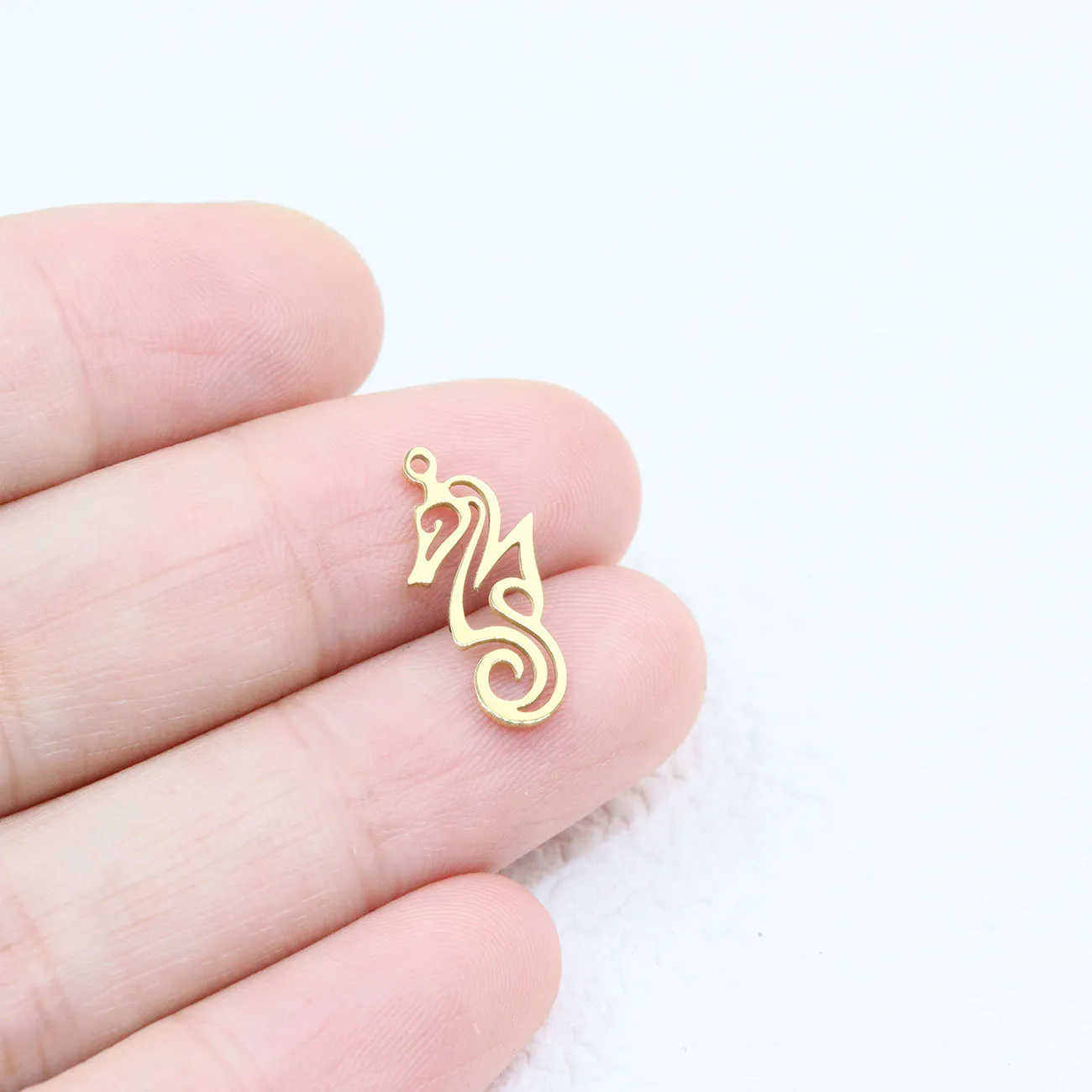 10pcs 8*17mm Stainless Steel PVD Plate Charms Mirro Polish Fashion Necklace,Earring Jewelry Accessory Women Girl DIY Handmade
10pcs 8*17mm Stainless Steel PVD Plate Charms Mirro Polish Fashion Necklace,Earring Jewelry Accessory Women Girl DIY Handmade