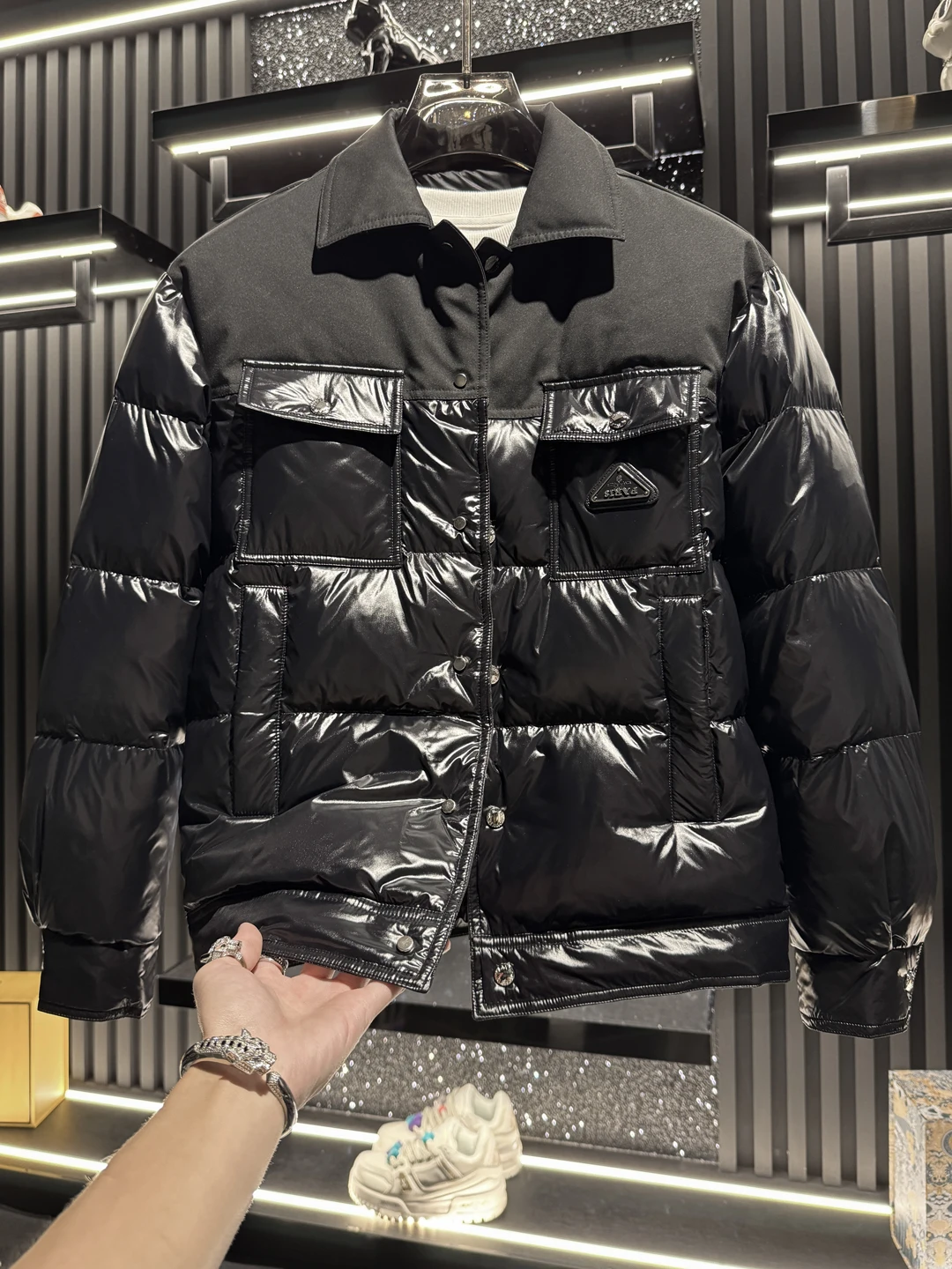 Business Style Men's down Jacket Stand Collar Splicing Bright Surface Multiple Pockets Trendy Warmth Outerwear Coat
Business Style Men's down Jacket Stand Collar Splicing Bright Surface Multiple Pockets Trendy Warmth Outerwear Coat