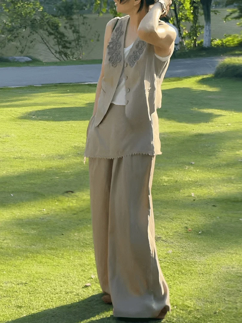 Elegant Summer Women's Outfit High Waist Wide Leg Pants Vest Two Piece Set No Sleeve Vintage Style Casual Commute Fashion
Elegant Summer Women's Outfit High Waist Wide Leg Pants Vest Two Piece Set No Sleeve Vintage Style Casual Commute Fashion