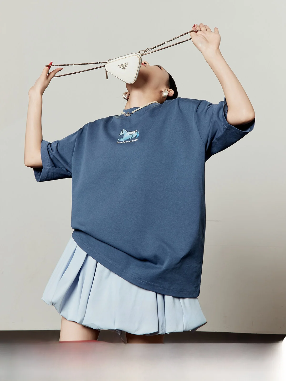 Blue Short Sleeve T-Shirt Women's Loose Commuter Style Slimming Summer Fashion Casual Cotton Print Top for Younger Look
Blue Short Sleeve T-Shirt Women's Loose Commuter Style Slimming Summer Fashion Casual Cotton Print Top for Younger Look