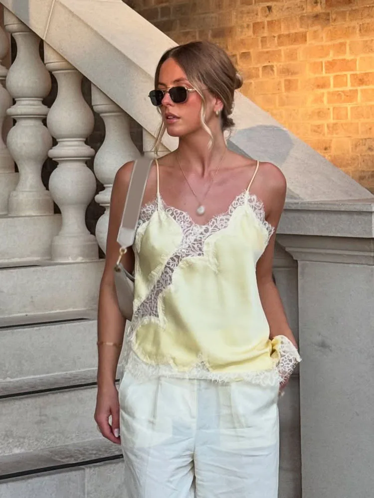 HH Women Summer Sexy Lace Spliced Suspender Tops Woman Fashion V-neck Sleeveless Backless Hollow Asymmetrical Hem Top
HH Women Summer Sexy Lace Spliced Suspender Tops Woman Fashion V-neck Sleeveless Backless Hollow Asymmetrical Hem Top