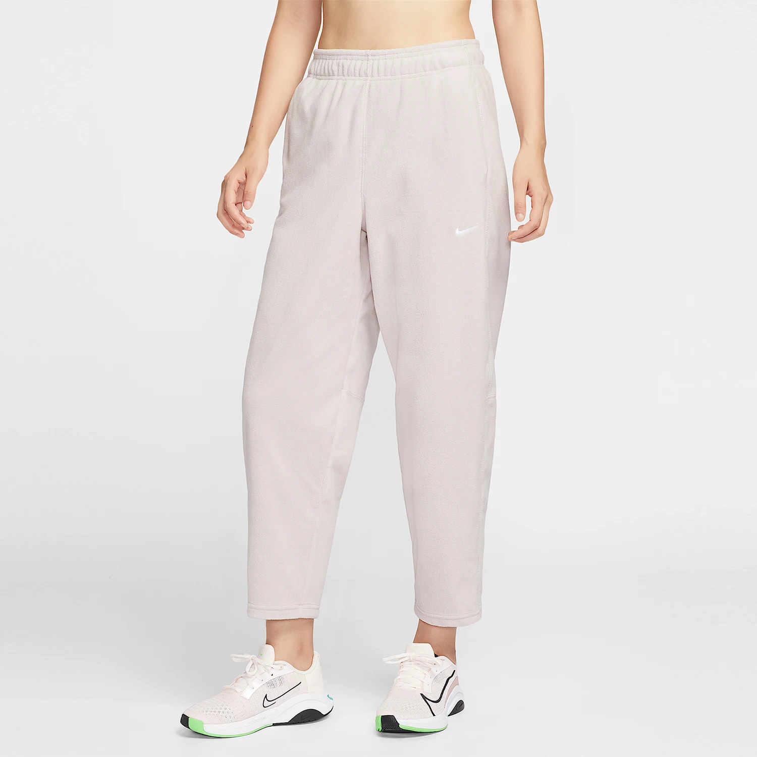 Оригинальные женские длинные брюки Nike One Therma-FIT из мягкого флиса HV3708-667
Оригинальные женские длинные брюки Nike One Therma-FIT из мягкого флиса HV3708-667