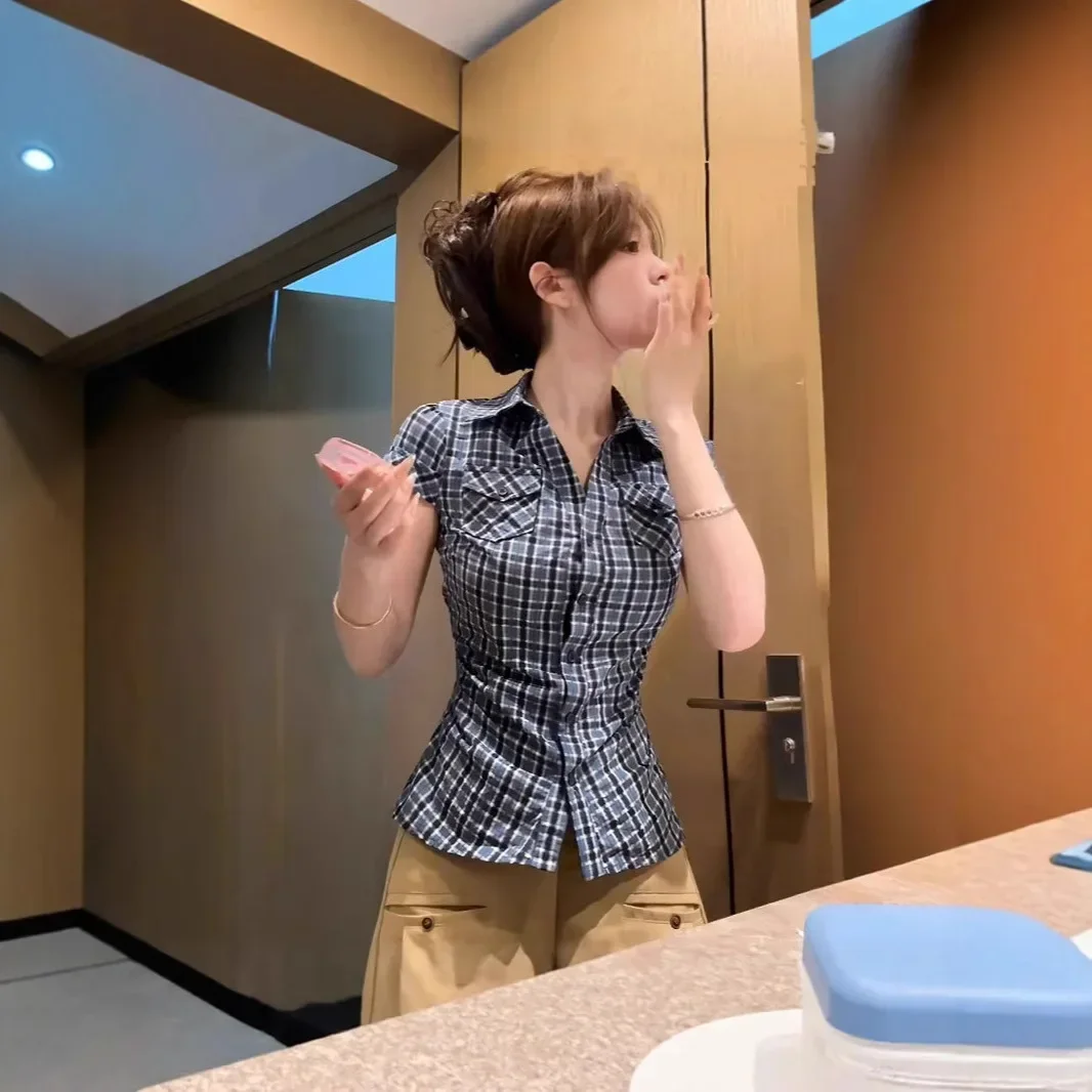 Pop Blue Plaid Short Sleeve Women's Shirt Summer Vintage Pleated Waist Cinched Slim Fit Top Design Sense Miniature Waist Capping
Pop Blue Plaid Short Sleeve Women's Shirt Summer Vintage Pleated Waist Cinched Slim Fit Top Design Sense Miniature Waist Capping