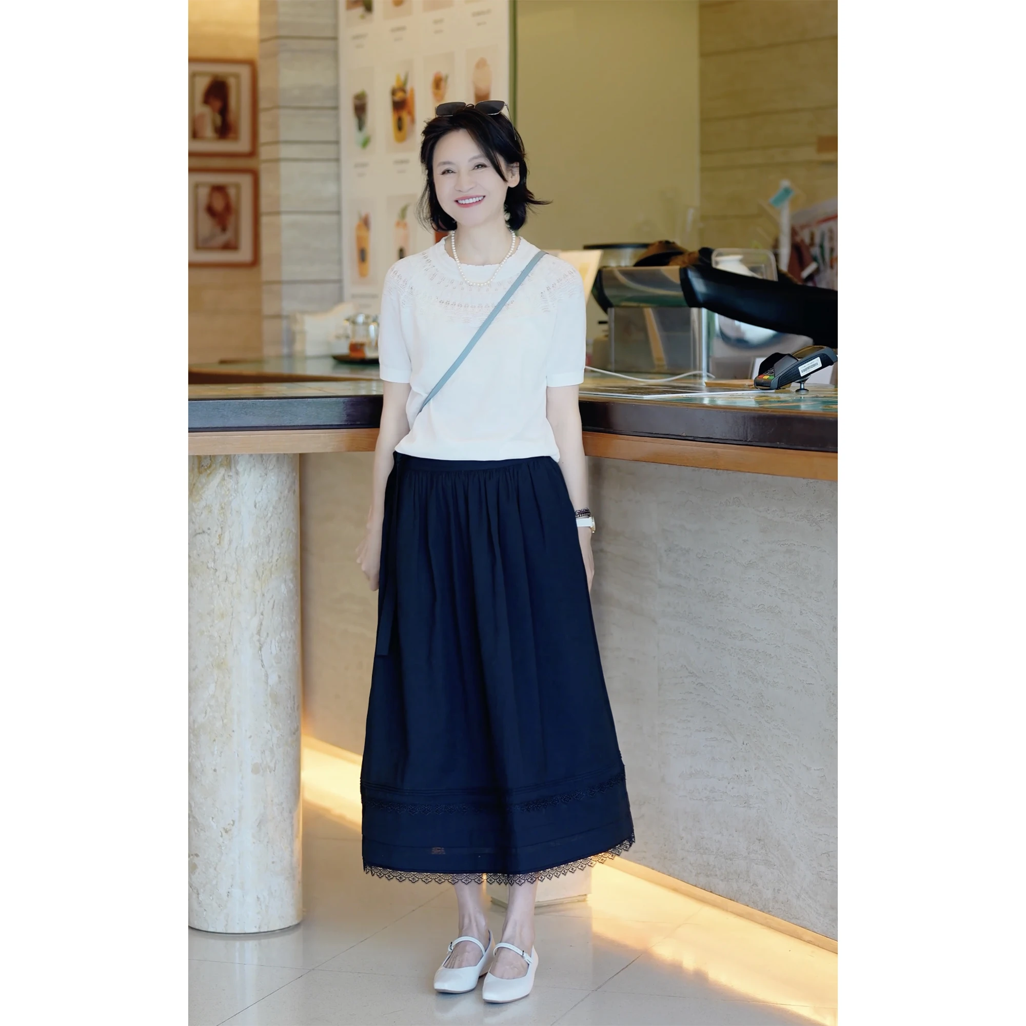 Удобный хлопковый вязаный топ с круглым вырезом и коротким рукавом, свободного кроя, женская летняя модная одежда для повседневной носки, трикотаж.
Удобный хлопковый вязаный топ с круглым вырезом и коротким рукавом, свободного кроя, женская летняя модная одежда для повседневной носки, трикотаж.