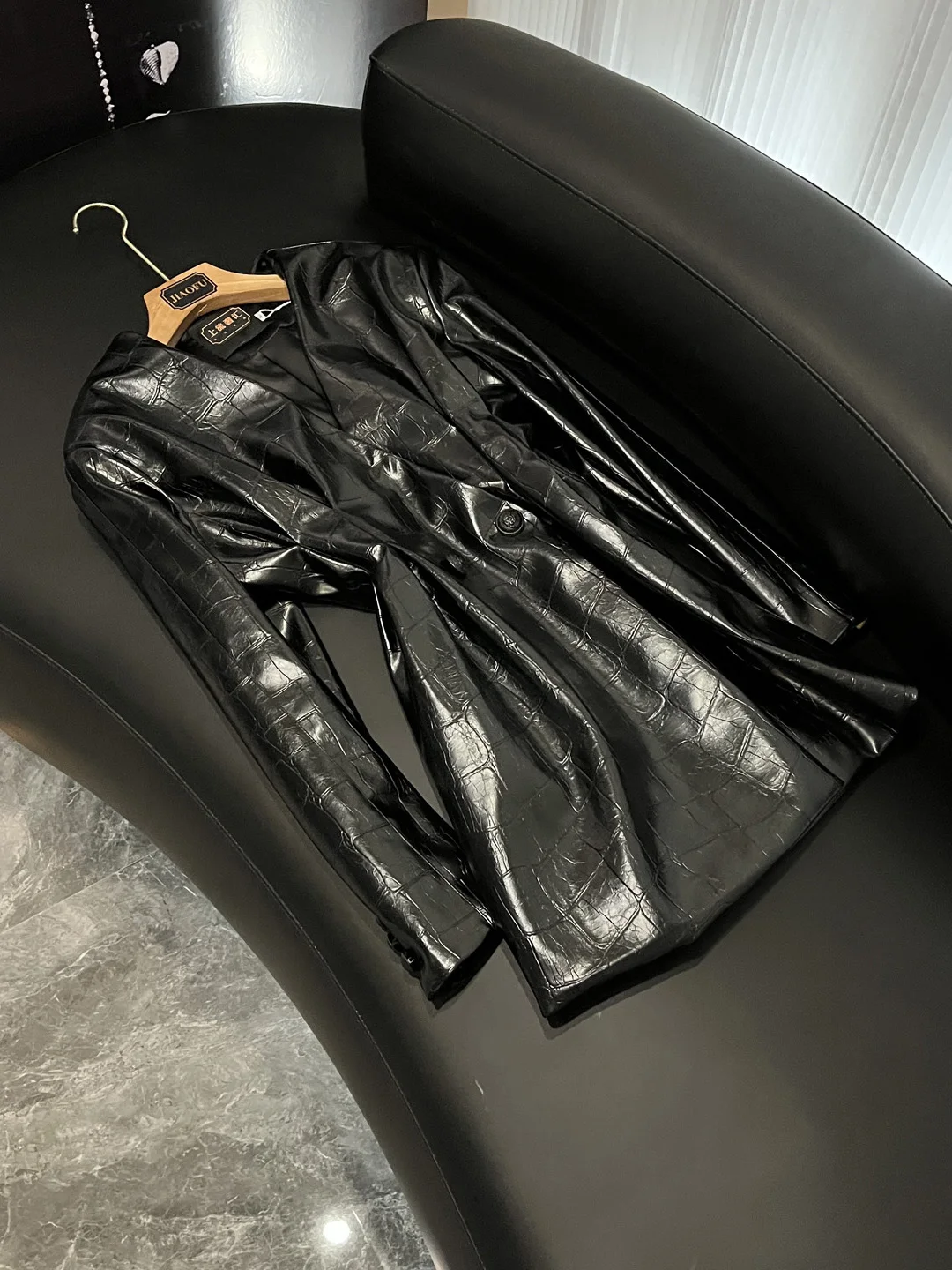 Ele Pure Color Длинное пальто V-Ne с поясом, осень-зима, новинка Sle, модная женская кожаная куртка X44 
Ele Pure Color Длинное пальто V-Ne с поясом, осень-зима, новинка Sle, модная женская кожаная куртка X44