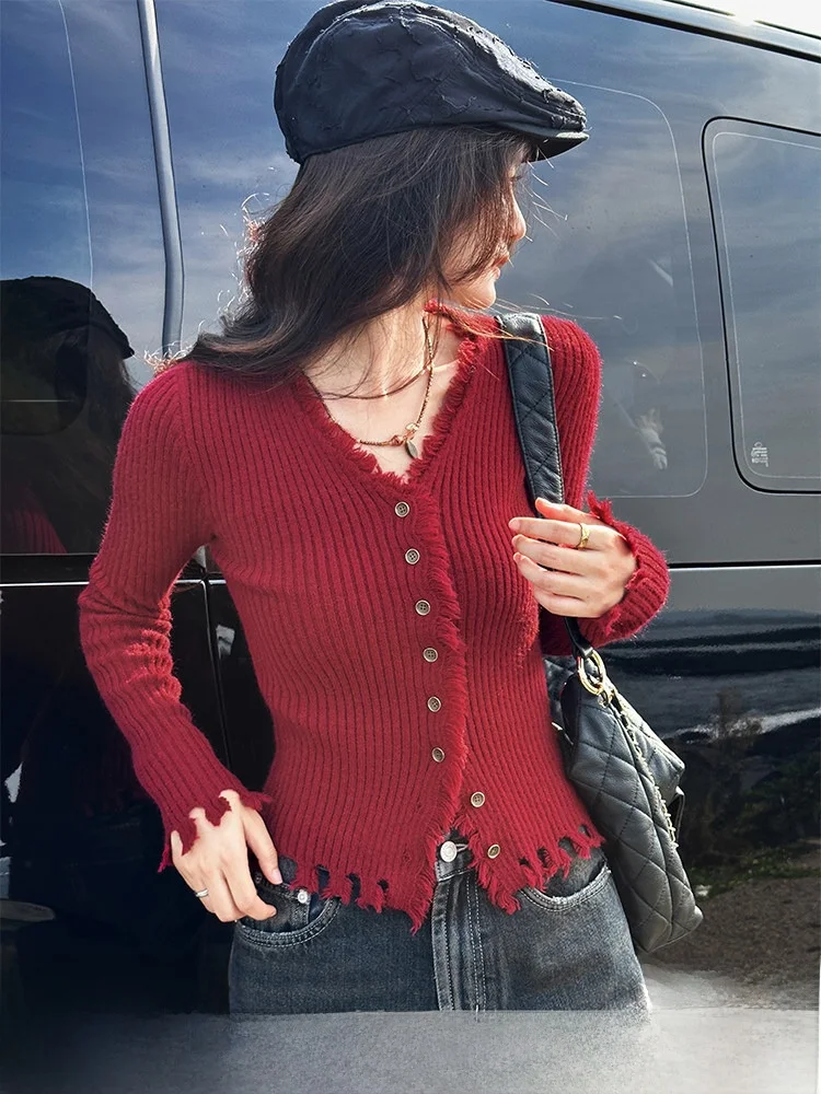 Элегантный вязаный кардиган для женщин: однотонный, с вышивкой, приталенный, с длинными рукавами, V-образным вырезом, на пуговицах, весенний трикотаж
Элегантный вязаный кардиган для женщин: однотонный, с вышивкой, приталенный, с длинными рукавами, V-образным вырезом, на пуговицах, весенний трикотаж