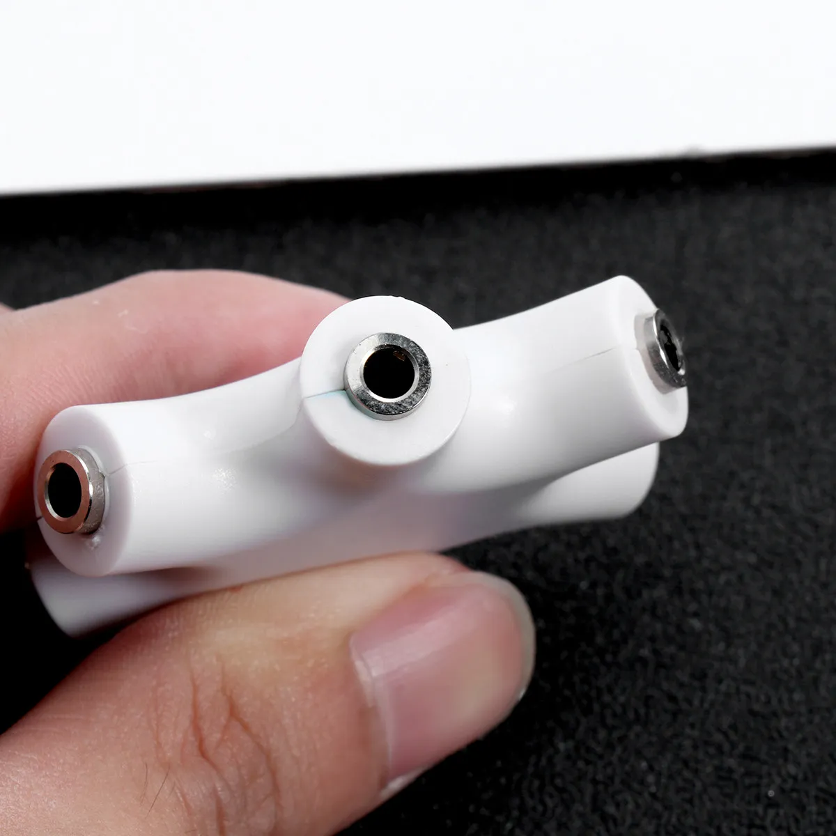 Portable 3.5mm Stereo Audio Splitter 1 to 5 Headphone Sharing Adapter Shaped Strain Relief Connector for Travel
Portable 3.5mm Stereo Audio Splitter 1 to 5 Headphone Sharing Adapter Shaped Strain Relief Connector for Travel