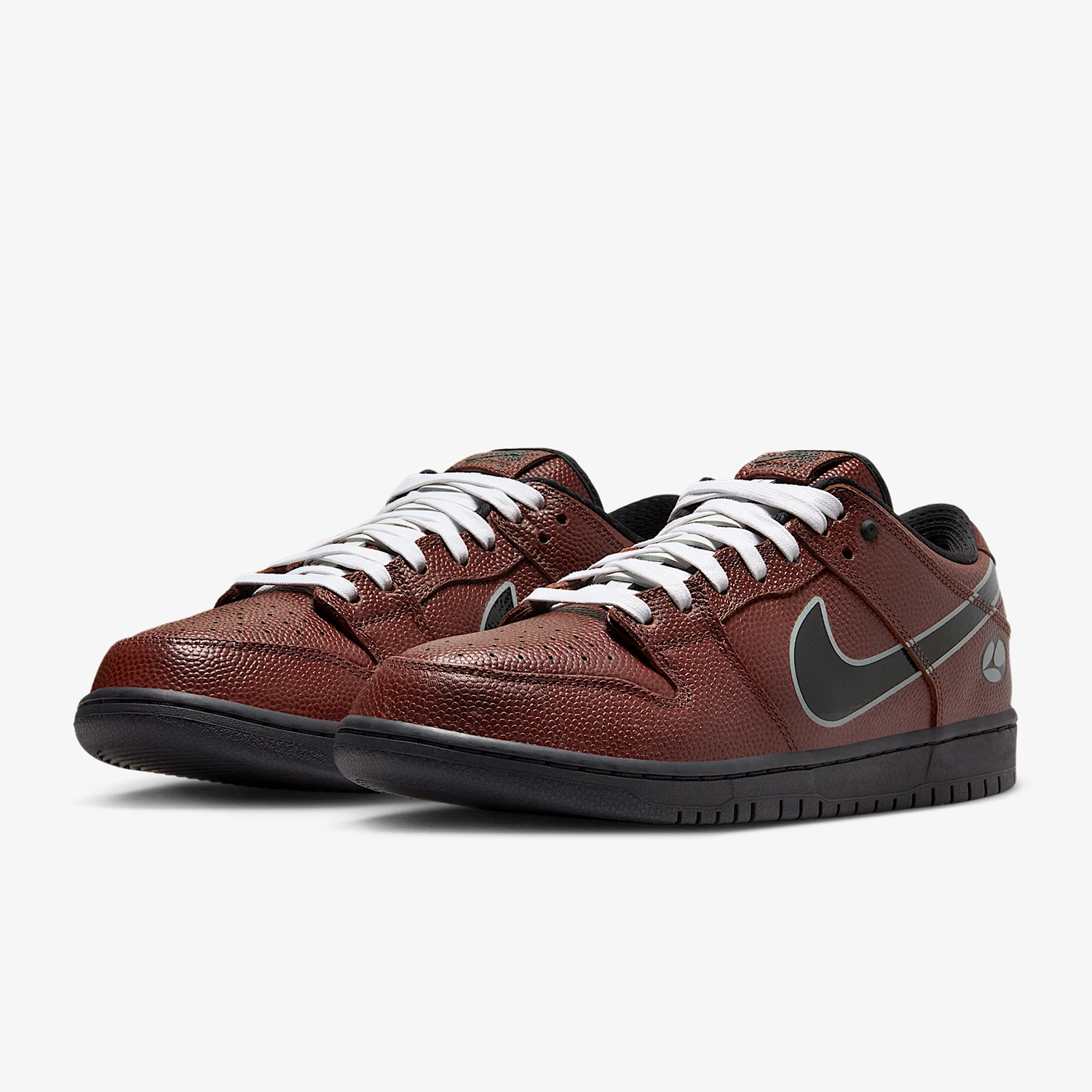 Оригинальные мужские и женские спортивные кроссовки Nike SB Dunk Low Pro в стиле ретро HJ4131-200
Оригинальные мужские и женские спортивные кроссовки Nike SB Dunk Low Pro в стиле ретро HJ4131-200