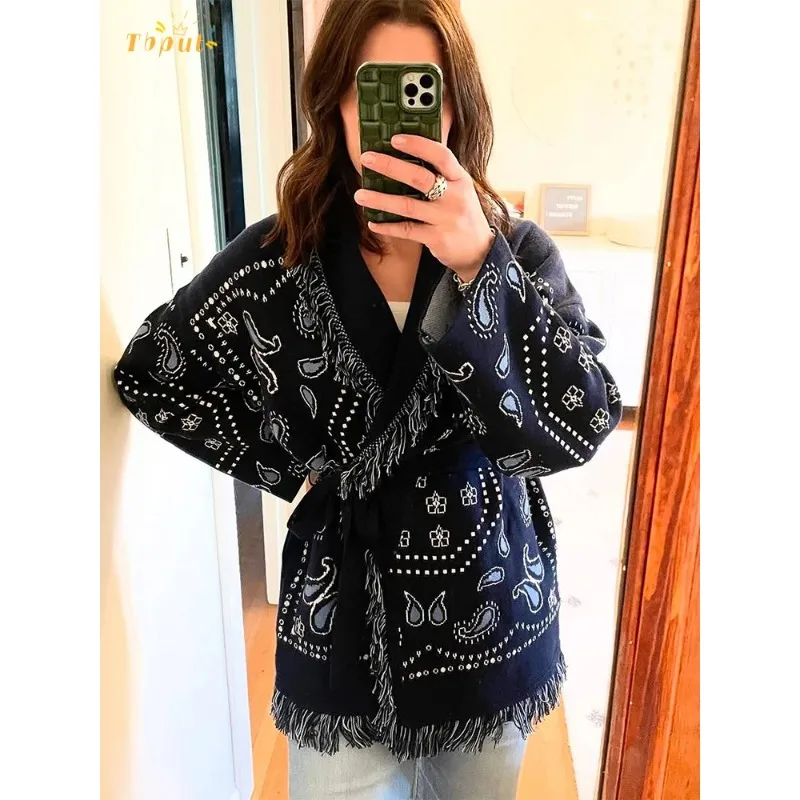 Women's printed knitted cardigan, casual fashion V-neck long sleeves, single-breasted loose moisture-back autumn street coat
Women's printed knitted cardigan, casual fashion V-neck long sleeves, single-breasted loose moisture-back autumn street coat