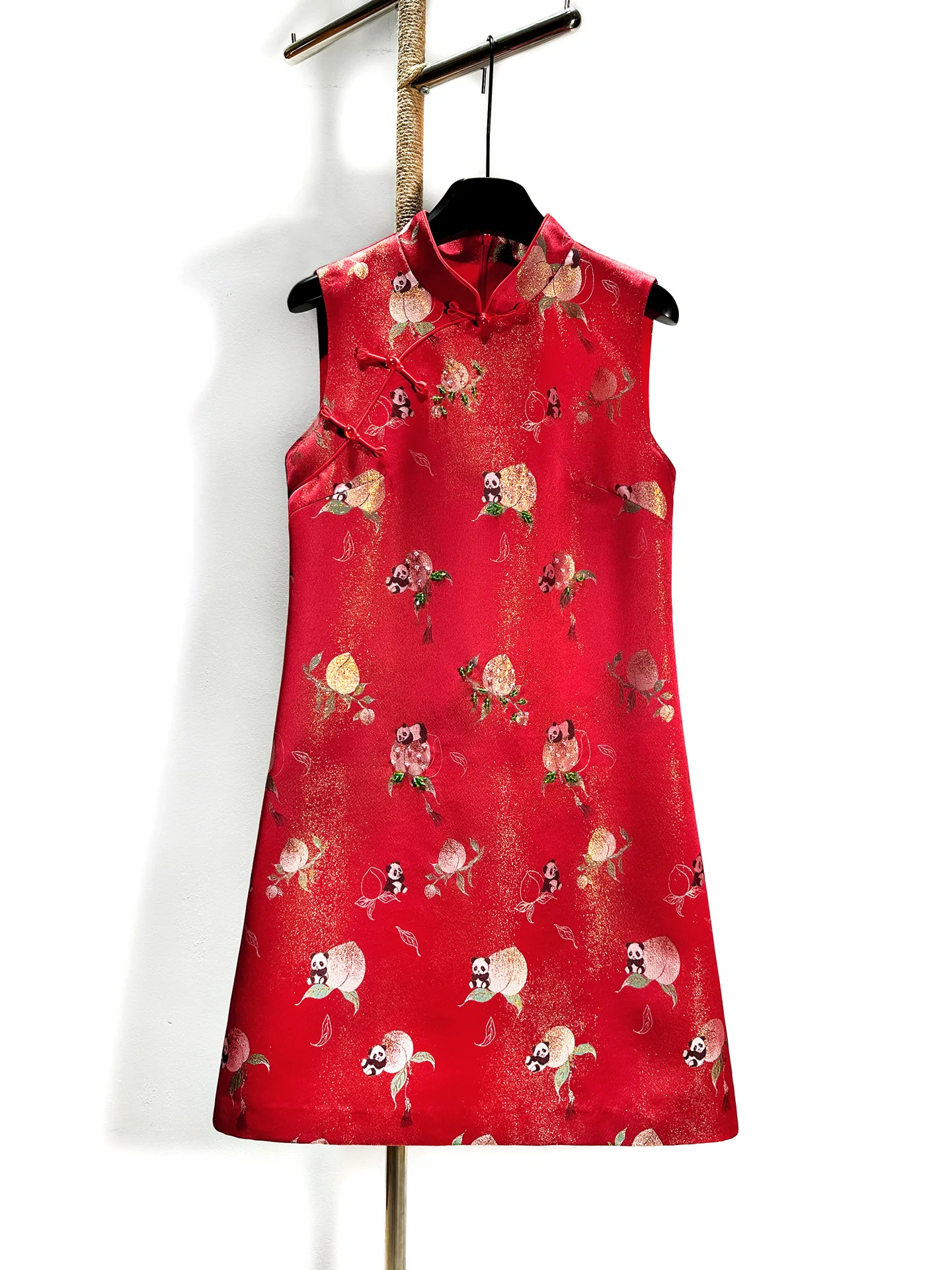 Elegant Daily Wear Red Floral Embroidery Beaded New Chinese Style Qipao Women's Fashionable White Enhancing Short Dress
Elegant Daily Wear Red Floral Embroidery Beaded New Chinese Style Qipao Women's Fashionable White Enhancing Short Dress