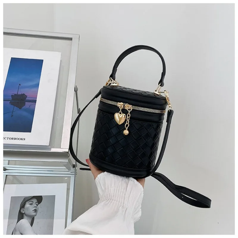 2025 New Women's Handbag, Fashionable Hand-held Bucket Bag, Commuter Single-shoulder Crossbody Bag for Women
2025 New Women's Handbag, Fashionable Hand-held Bucket Bag, Commuter Single-shoulder Crossbody Bag for Women