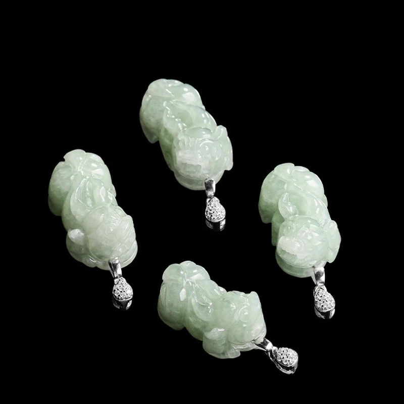 Jia Le/ручная резьба/ 100% натуральный жадеит, маленький кулон Lucky Pixiu S925, серебро, инкрустированный ледяным нефритом, ожерелье из нефрита для пары, подарок
Jia Le/ручная резьба/ 100% натуральный жадеит, маленький кулон Lucky Pixiu S925, серебро, инкрустированный ледяным нефритом, ожерелье из нефрита для пары, подарок