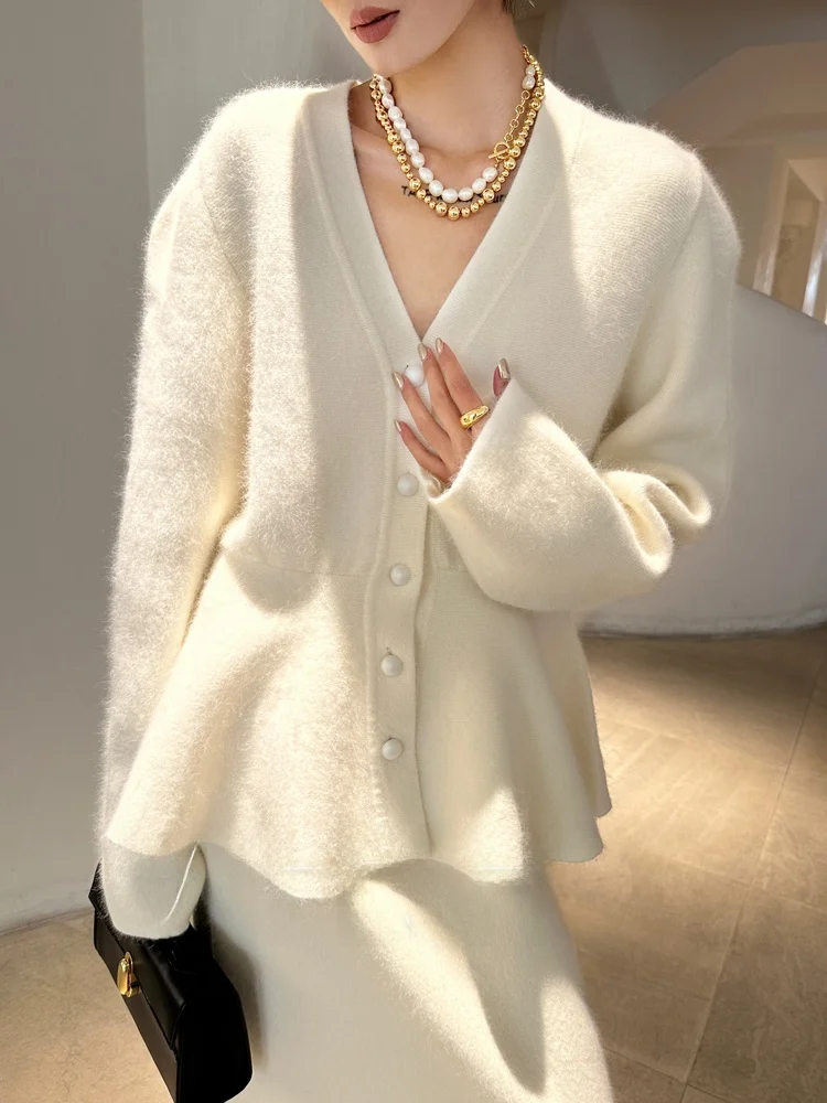 Модный вязаный свитер с v-образным вырезом, женский кардиган с меховой отделкой медведя, пальто, осень-зима, Новое поступление, прямая трубка для поездок на работу, Sle Thi...
Модный вязаный свитер с v-образным вырезом, женский кардиган с меховой отделкой медведя, пальто, осень-зима, Новое поступление, прямая трубка для поездок на работу, Sle Thi...